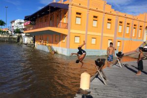 Parintins, a doce face da pavulagem no dia a dia da ilha