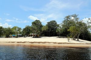 Roteiro pelas belas praias de Paricatuba, em Iranduba