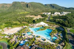 Conheça quatro parques temáticos e aquáticos do Brasil para se divertir nas férias