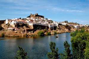 Roteiro pela fronteira do Alentejo com a Espanha: vilas medievais, castelos e belas paisagens