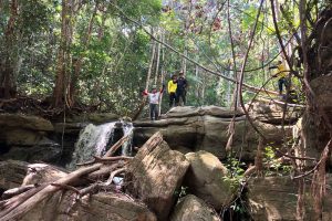 Airão Velho ganha nova trilha para visitação turística da Cachoeira de São Domingos