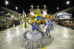 Veja as datas dos desfiles das escolas de samba, Carnaboi e Carnaval do Povão em Manaus