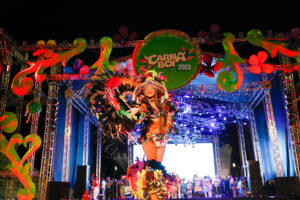 Carnaboi terá mais de 30 artistas do Caprichoso e Garantido em dois dias de festa