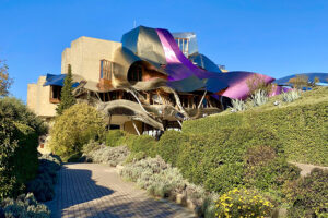 Conheça a Ciudad del Vino de Marqués de Riscal na Rioja